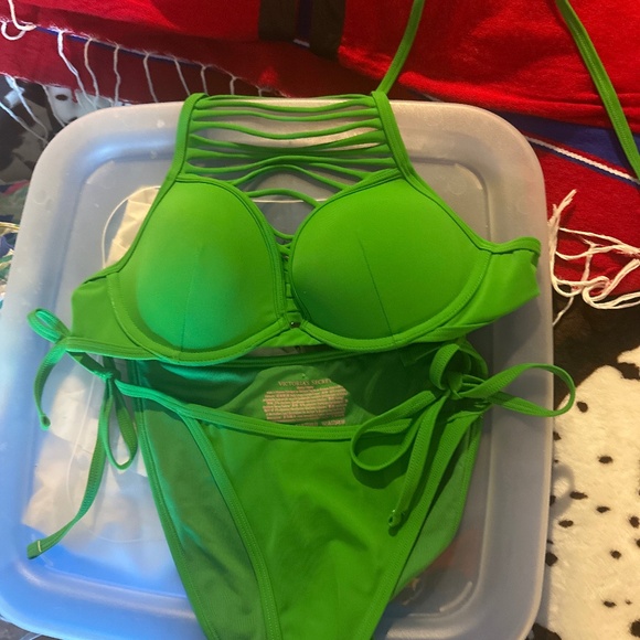 clothes - Picture 1 of 2